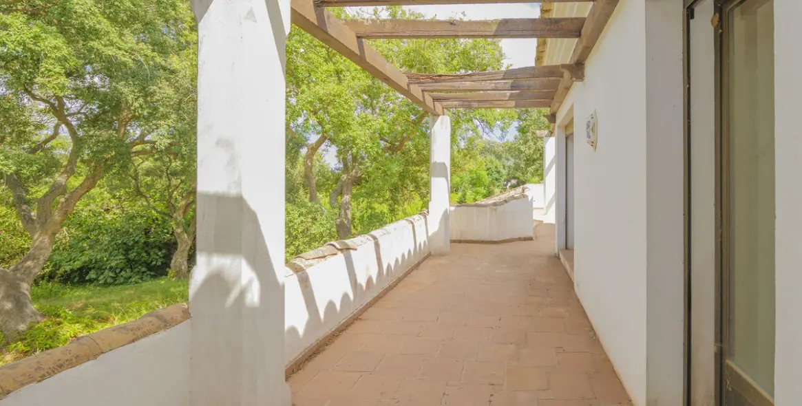 Продажа  отдельно стоящей виллы в San Roque Club 8