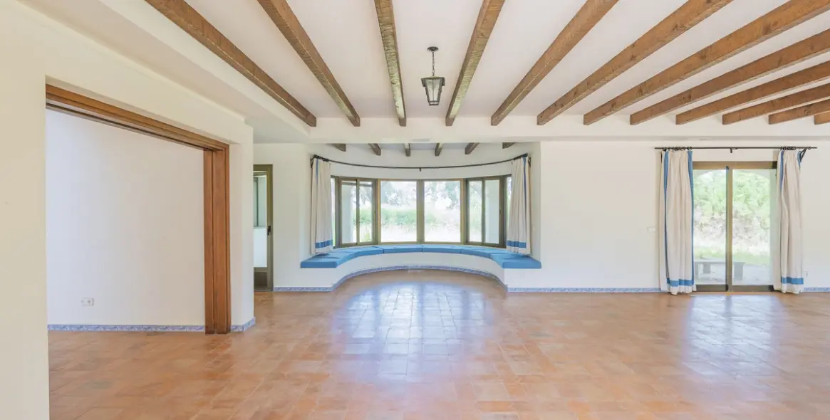 Продажа  отдельно стоящей виллы в San Roque Club 12