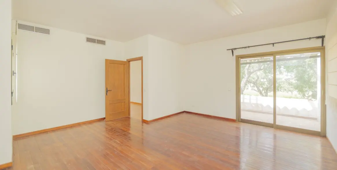 Продажа  отдельно стоящей виллы в San Roque Club 20