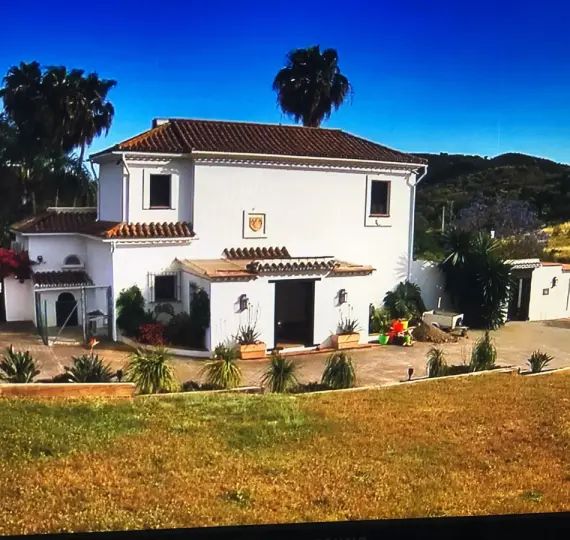 Venta de finca - cortijo en Estepona