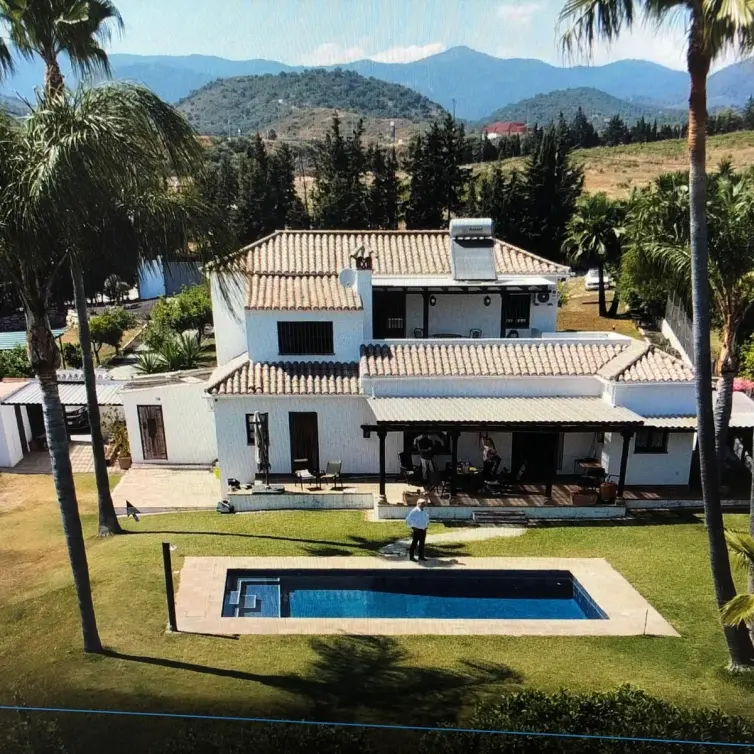 Sale of finca - cortijo in Estepona