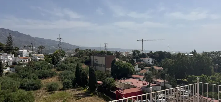 Venta de villa independiente en Nueva Andalucía 3