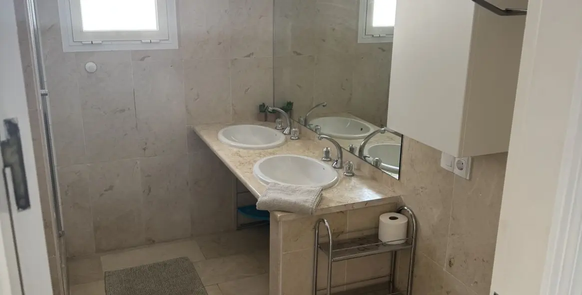 Продажа  отдельно стоящей виллы в Nueva Andalucía 9