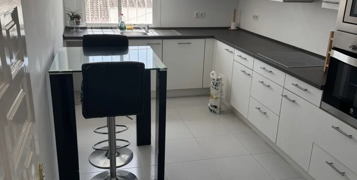 Продажа  отдельно стоящей виллы в Nueva Andalucía 11