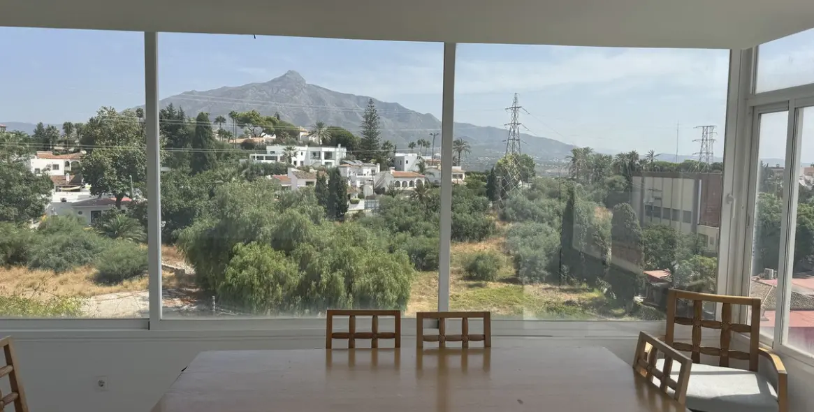 Продажа  отдельно стоящей виллы в Nueva Andalucía 12