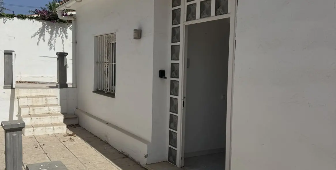 Продажа  отдельно стоящей виллы в Nueva Andalucía 16