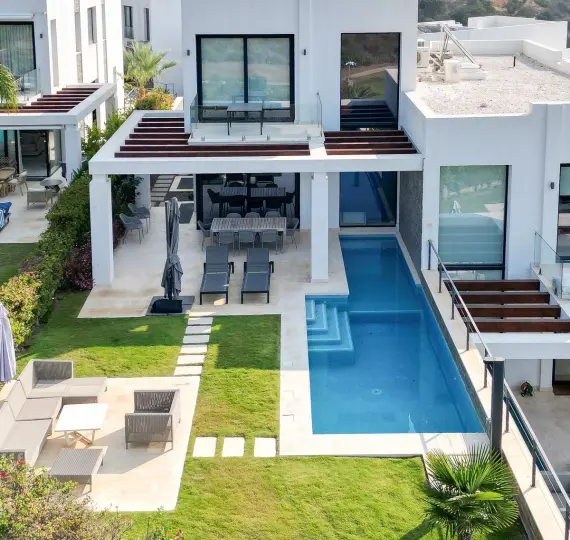 Продажа дома на две семьи в Cabopino