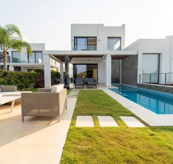 Продажа дома на две семьи в Cabopino