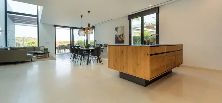 Продажа дома на две семьи в Cabopino 4