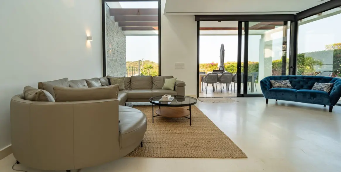 Продажа дома на две семьи в Cabopino 8