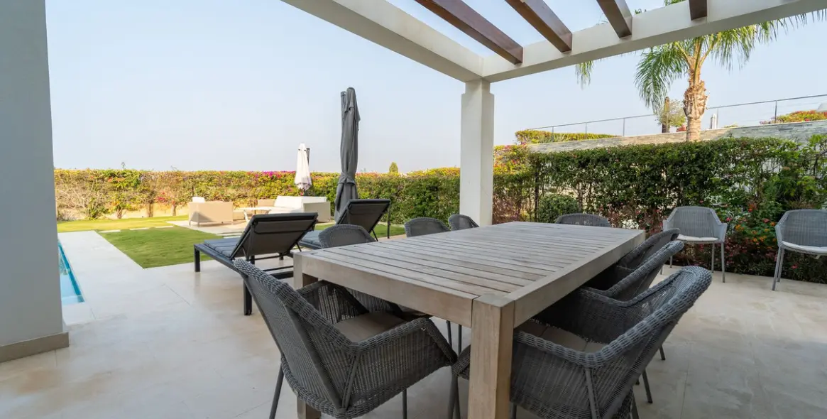 Продажа дома на две семьи в Cabopino 13