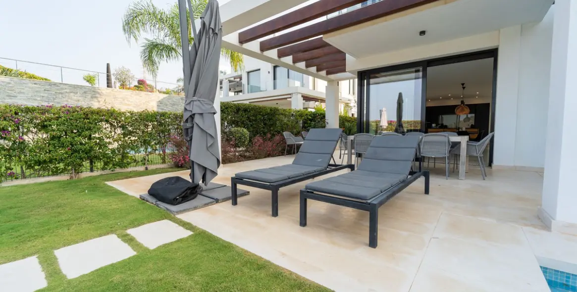 Продажа дома на две семьи в Cabopino 18