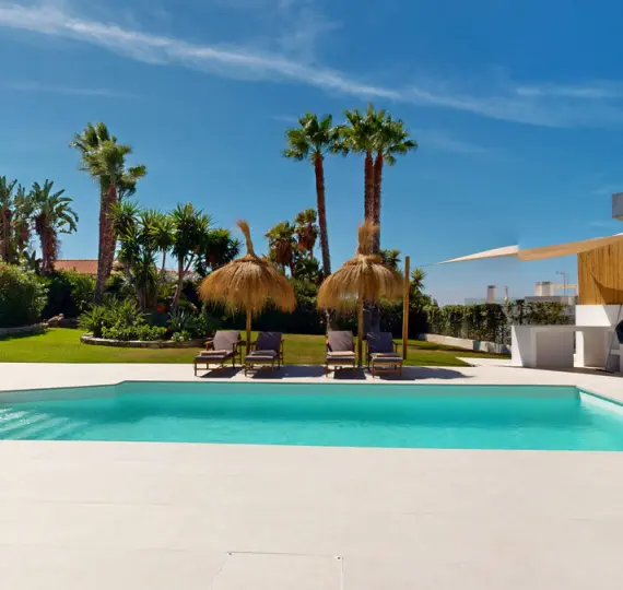 Продажа  отдельно стоящей виллы в Estepona