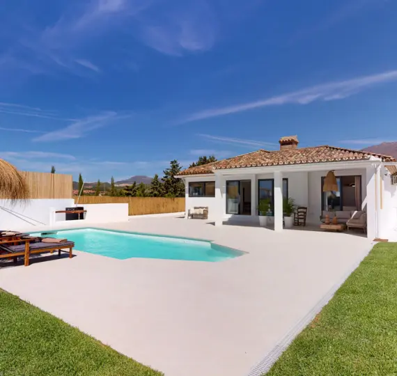 Продажа  отдельно стоящей виллы в Estepona