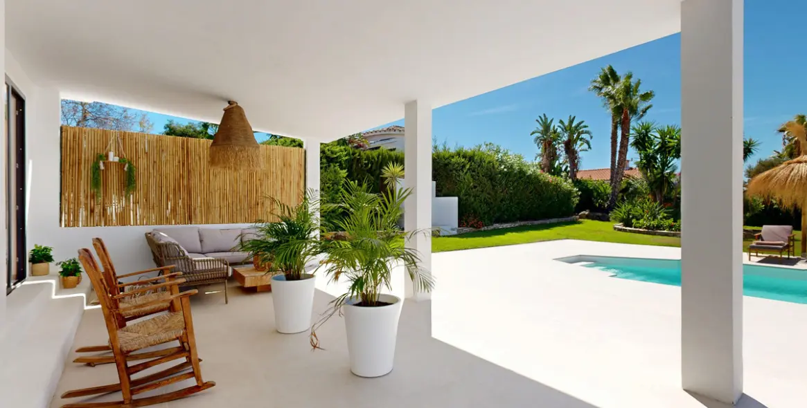 Продажа  отдельно стоящей виллы в Estepona 9