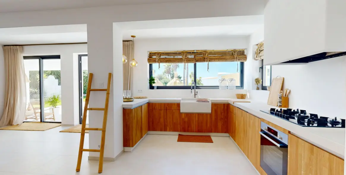 Продажа  отдельно стоящей виллы в Estepona 15