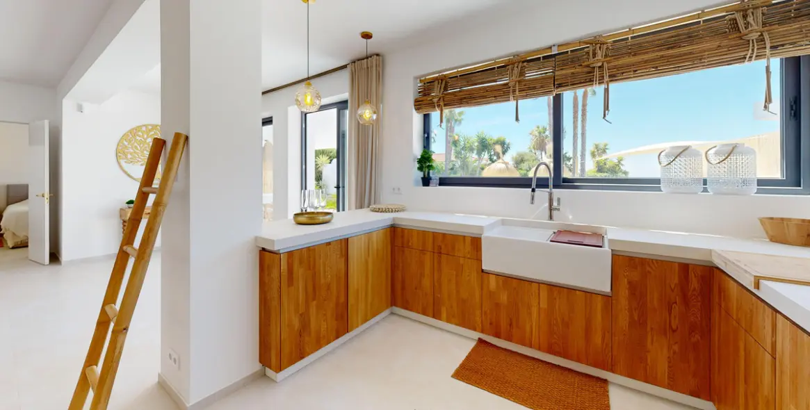 Продажа  отдельно стоящей виллы в Estepona 17