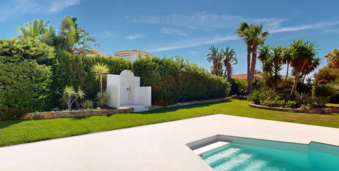 Venta de villa independiente en Estepona 47