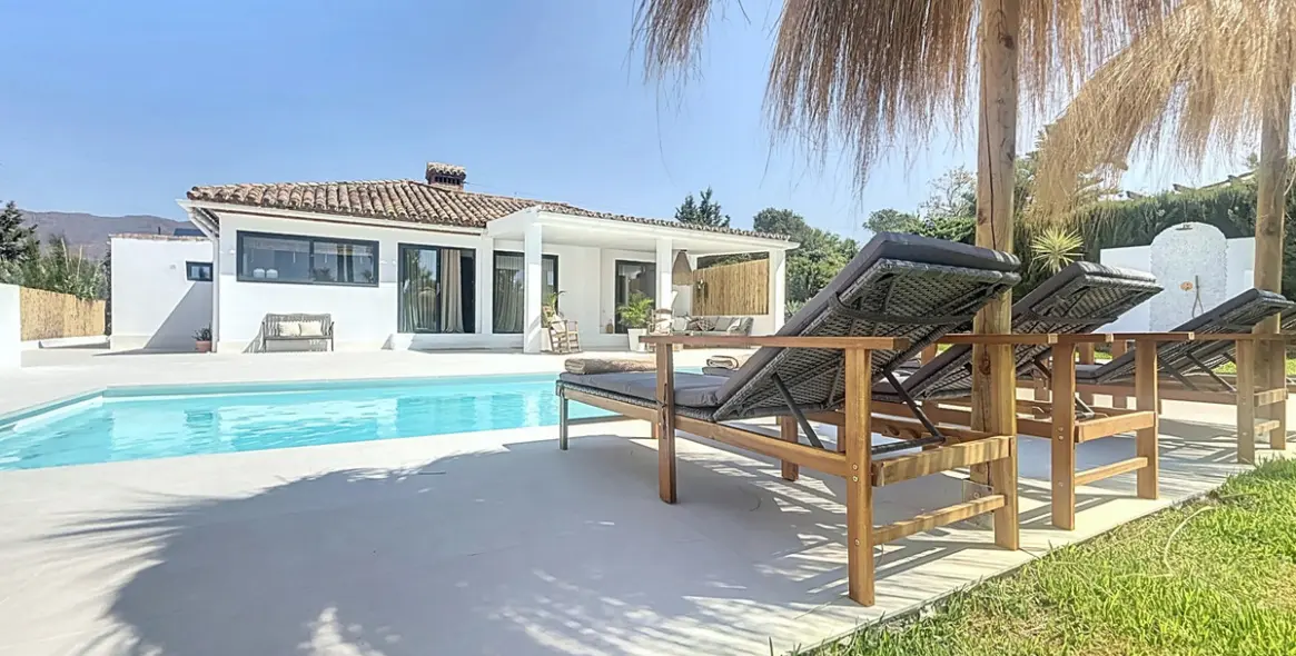 Venta de villa independiente en Estepona 50