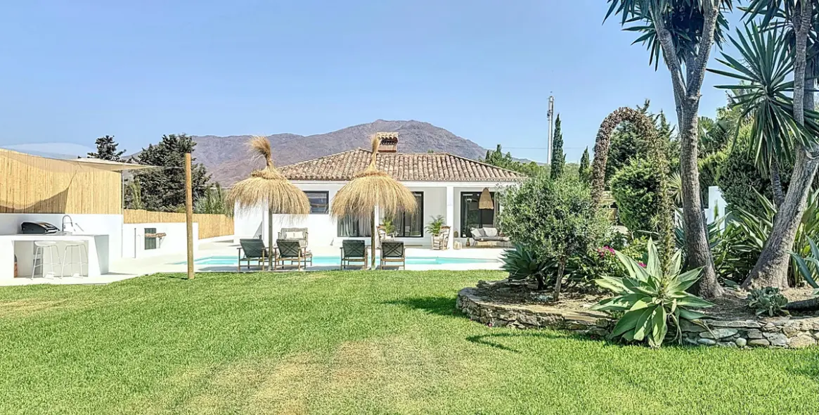 Venta de villa independiente en Estepona 54