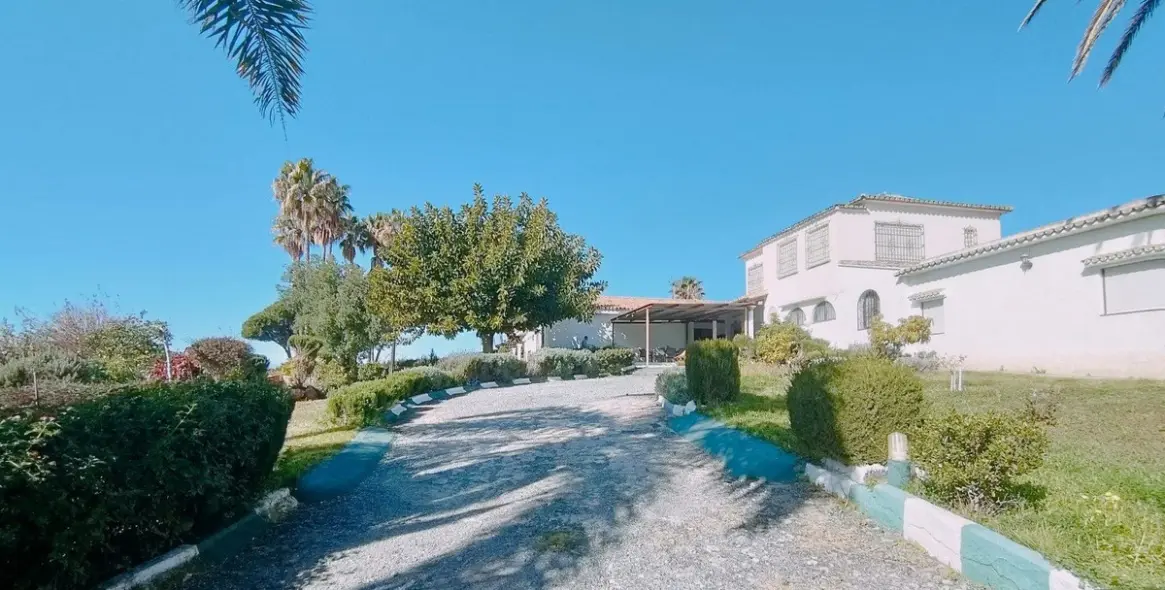 Venta de villa independiente en Marbella 1
