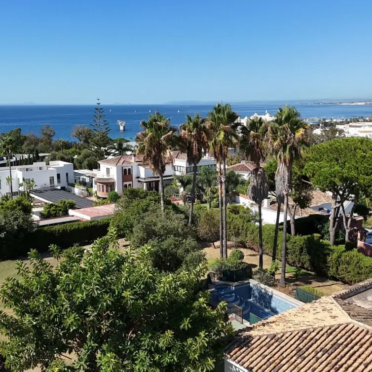 Продажа  отдельно стоящей виллы в Marbella