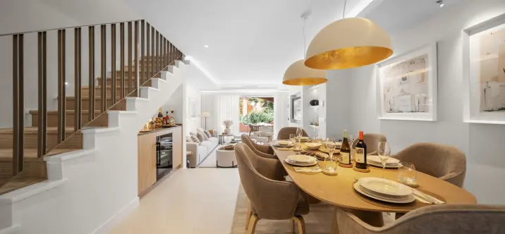 Venta de adosado en Aloha 1