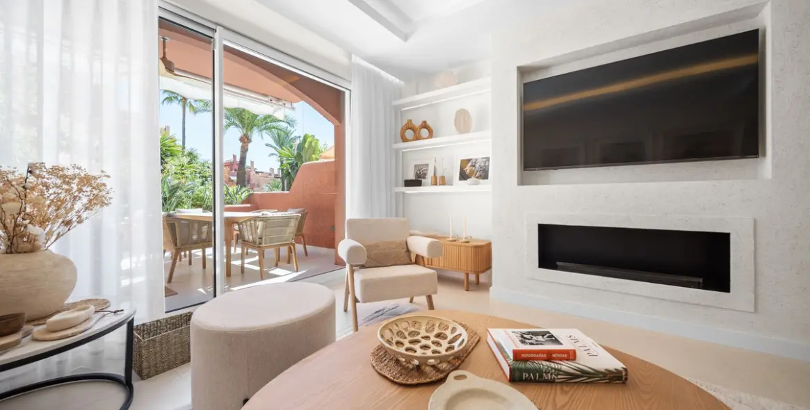 Sale of townhouse in Aloha 10