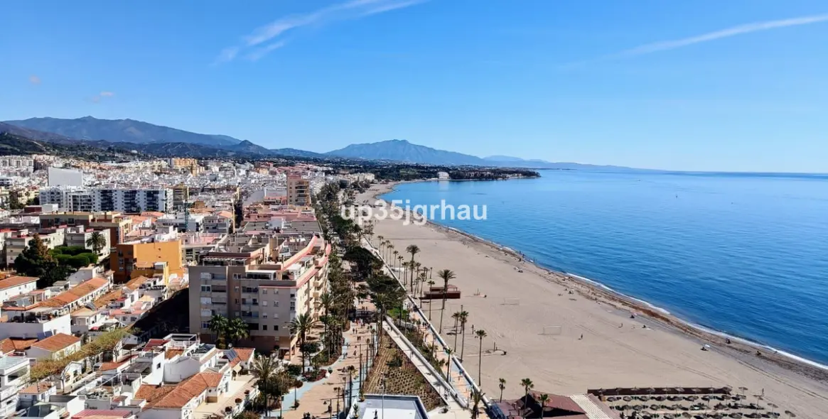 Venta de villa independiente en Estepona 1