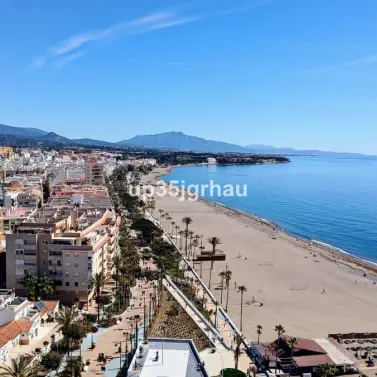 Venta de villa independiente en Estepona