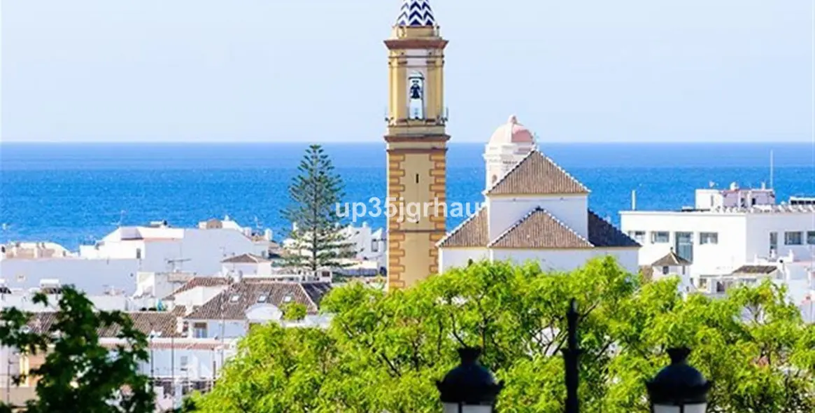Venta de villa independiente en Estepona 2