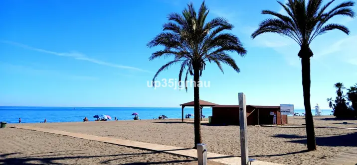 Venta de villa independiente en Estepona 2