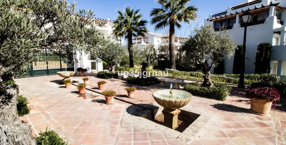 Продажа  отдельно стоящей виллы в Estepona 25