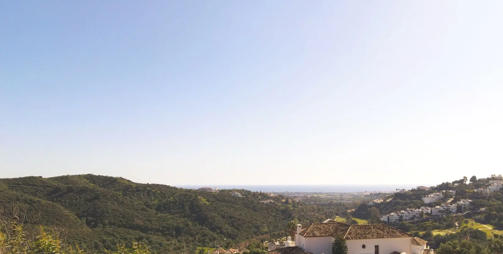 Sale of residential plot in Benahavís 1