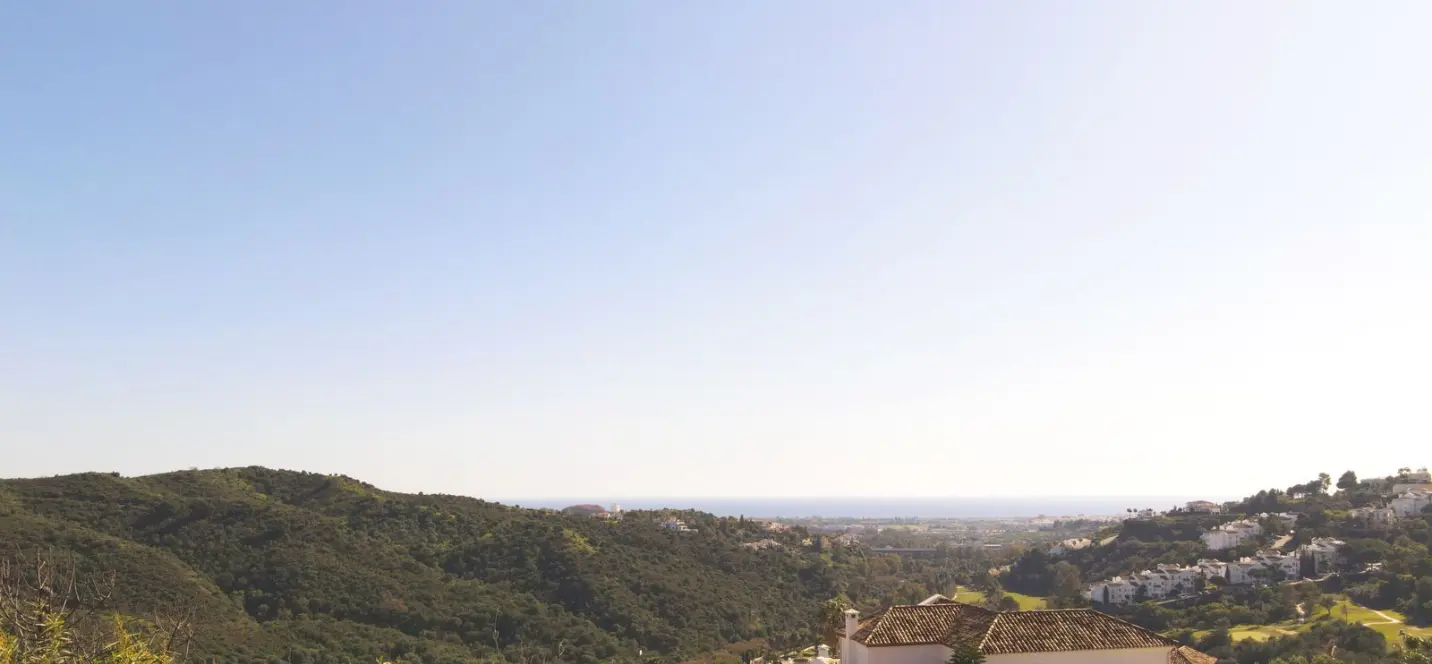Sale of residential plot in Benahavís 0