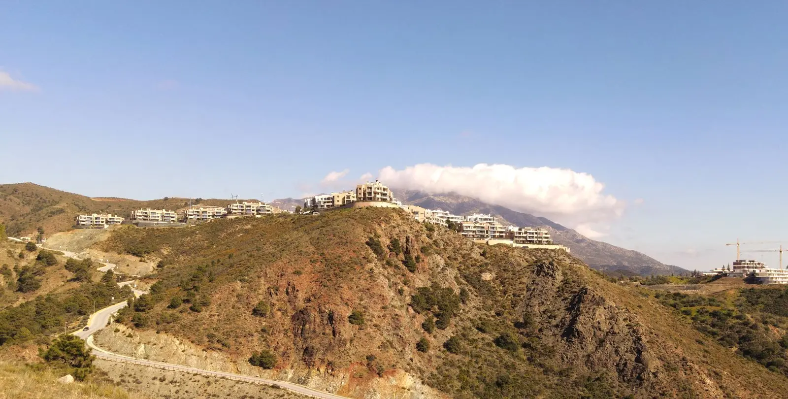 Sale of residential plot in Benahavís 2