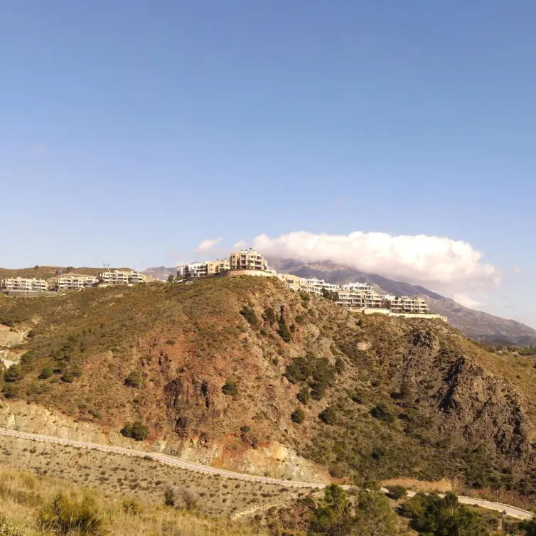 Sale of residential plot in Benahavís