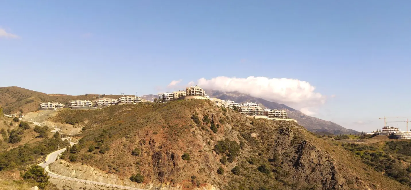 Sale of residential plot in Benahavís 1
