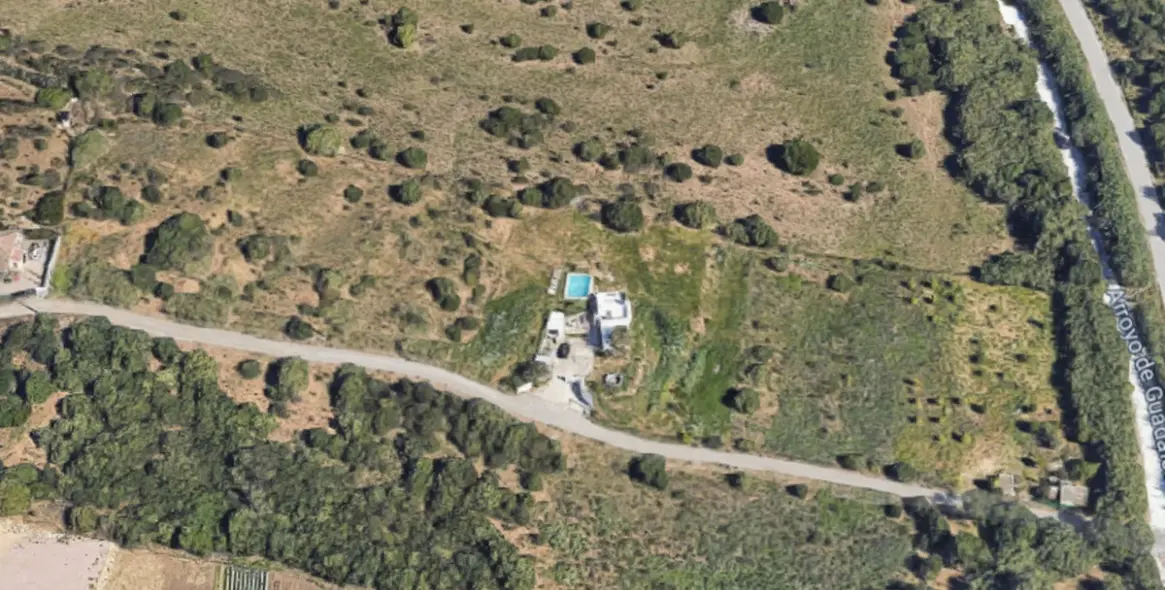 Venta de parcela residencial en Estepona 1