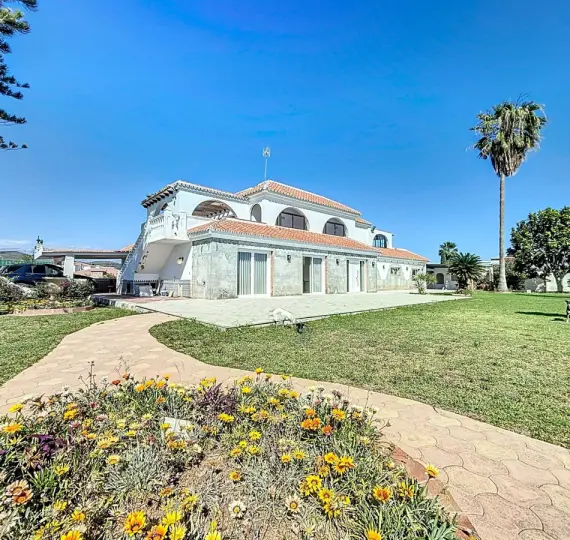 Villa independiente R5155321