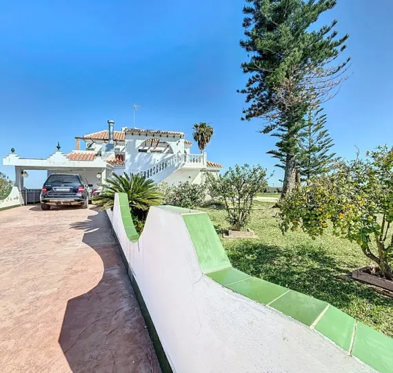 Villa independiente R5155321