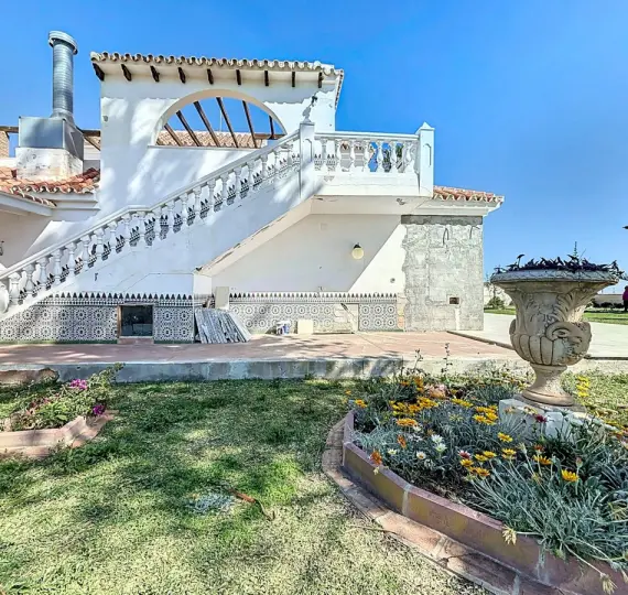 Villa independiente R5155321