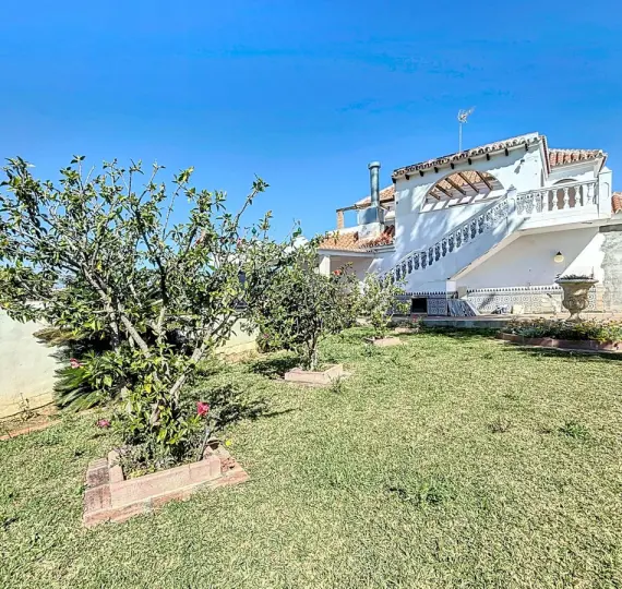 Villa independiente R5155321