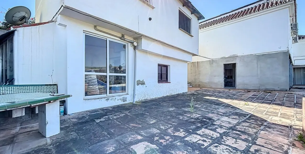 Venta de villa independiente en Costa del Sol East 9