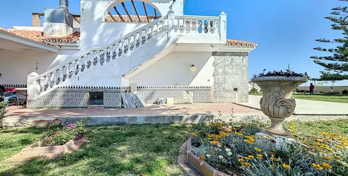 Venta de villa independiente en Almayate 4
