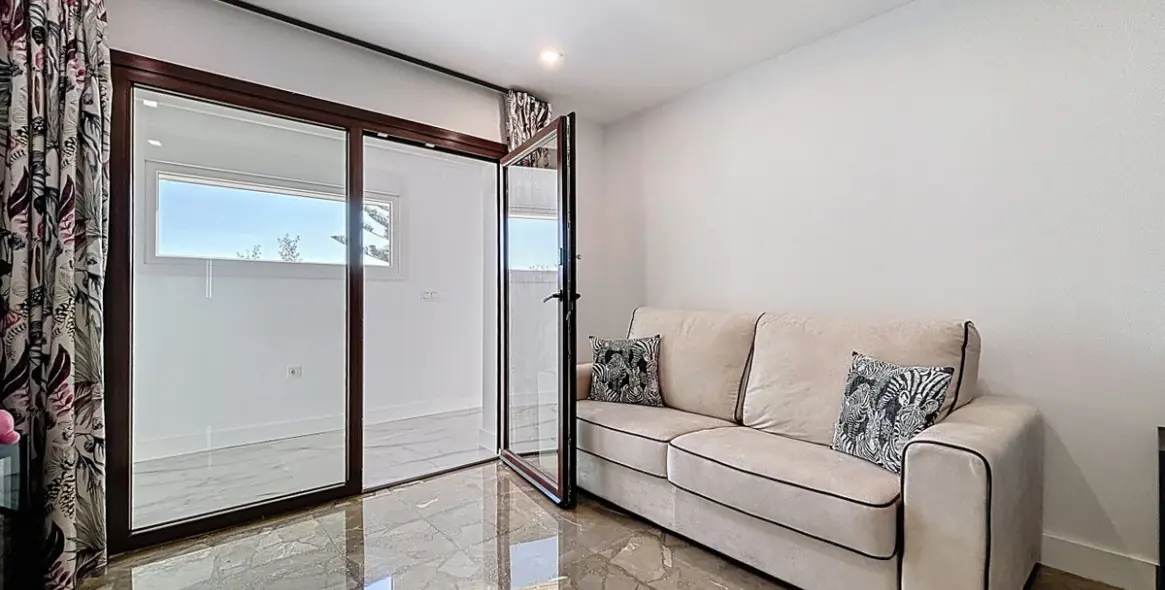 Venta de villa independiente en Almayate 28