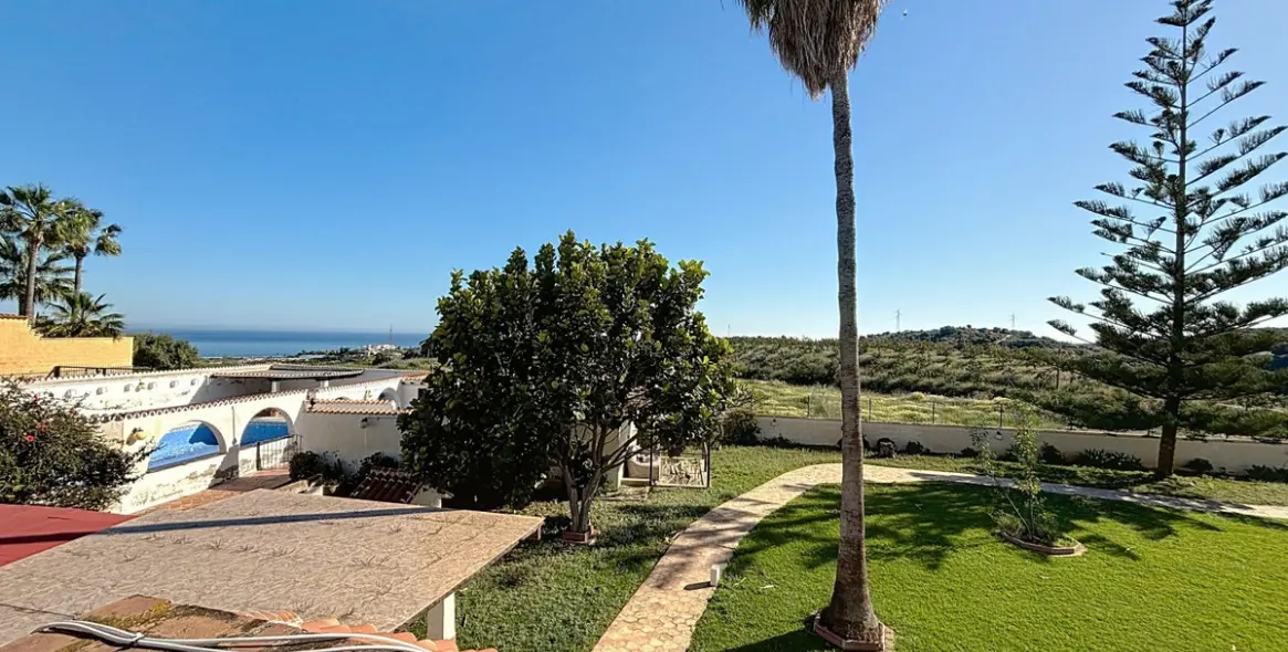 Venta de villa independiente en Almayate 50