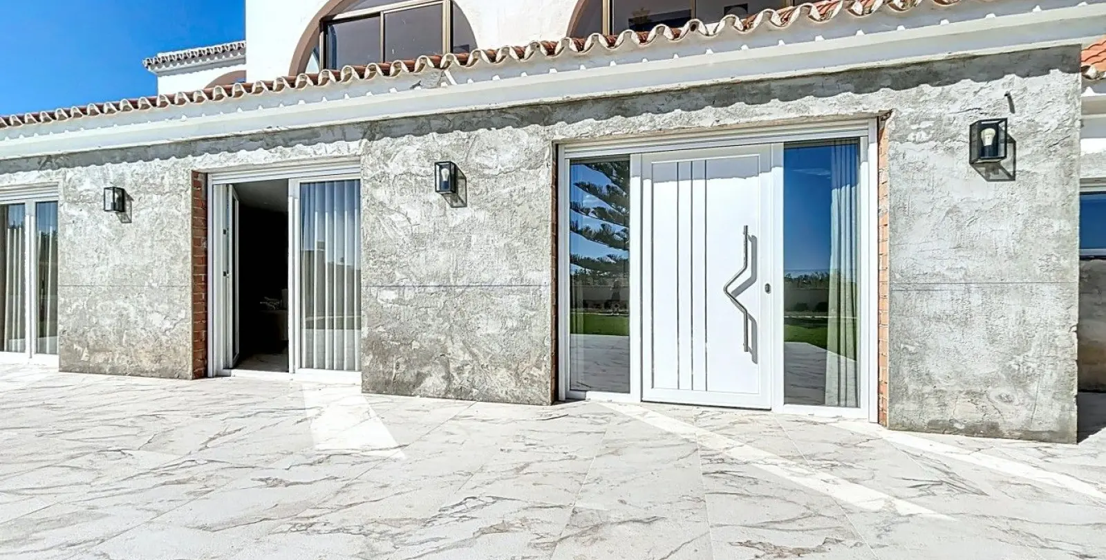 Sale of detached villa in Almayate 3