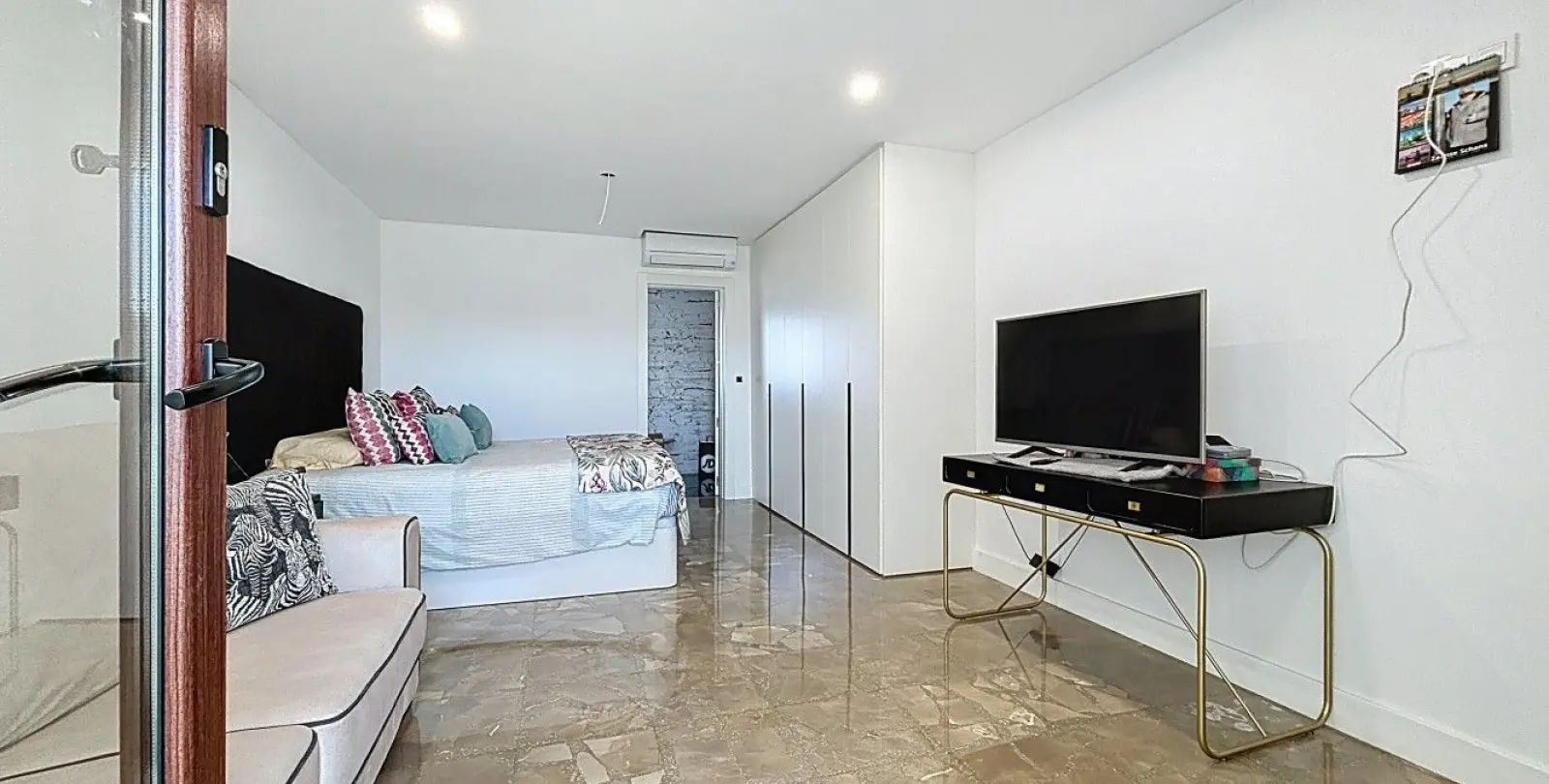 Sale of detached villa in Almayate 29