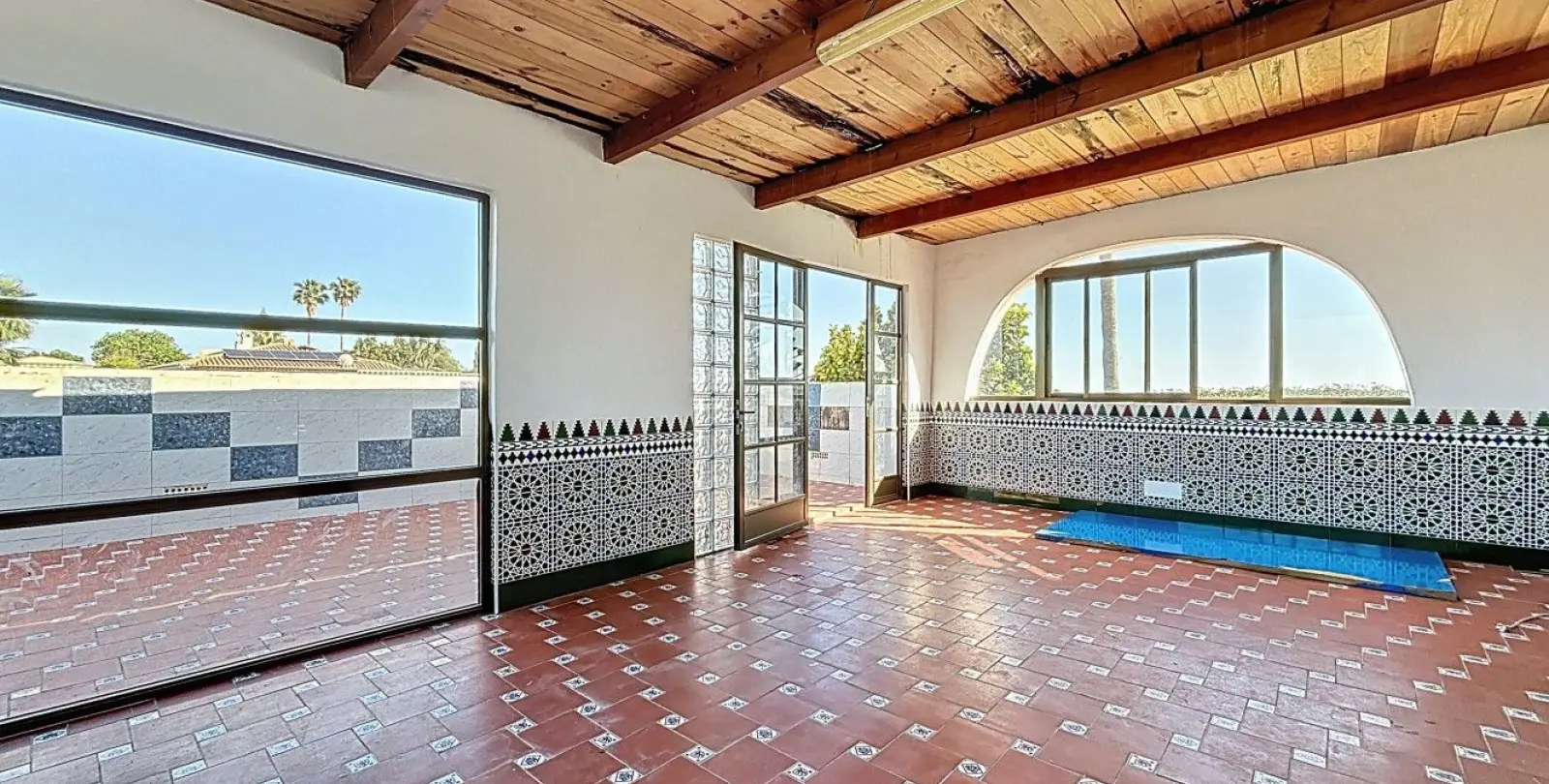 Sale of detached villa in Almayate 45